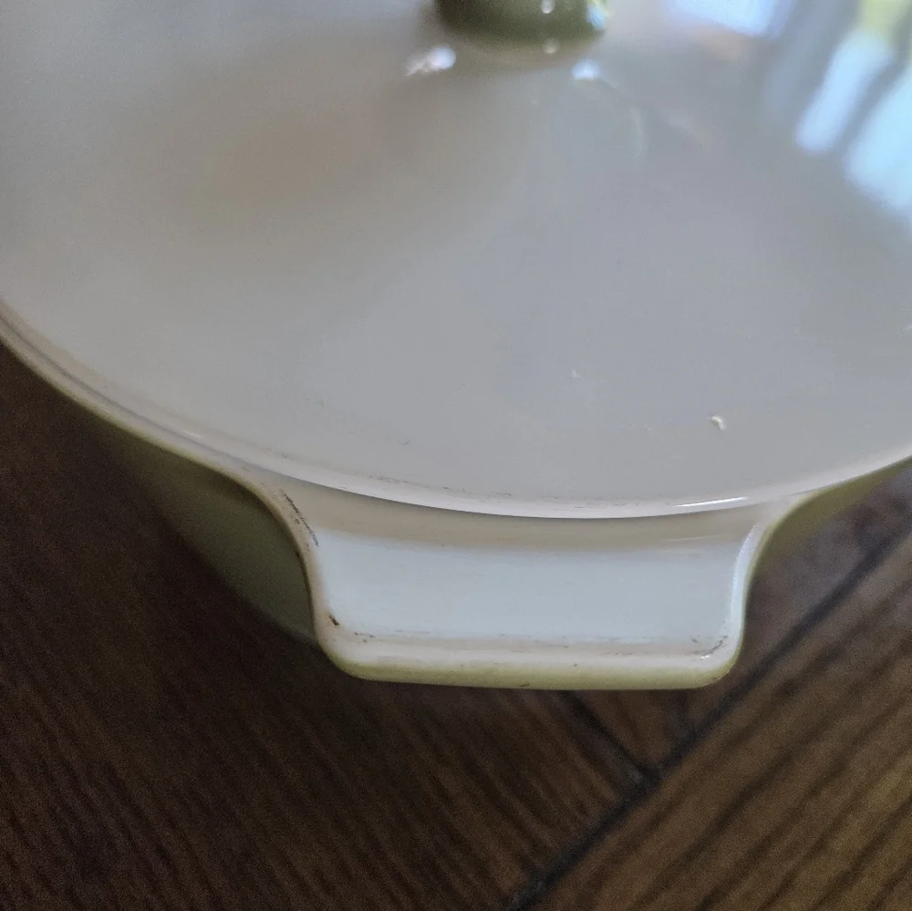 Vintage 70's Avacado Green Corningware 1 3/4 Quart Covered Casserole